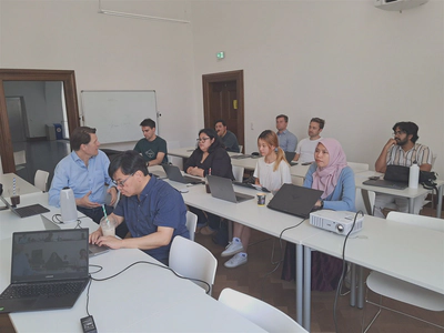 Hybrid workshop session with on-site and remote participants